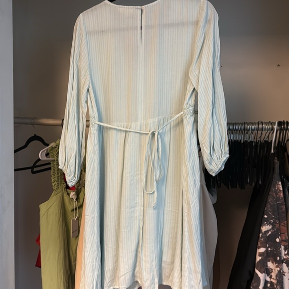 Hem & Thread - Picture 4 of 4